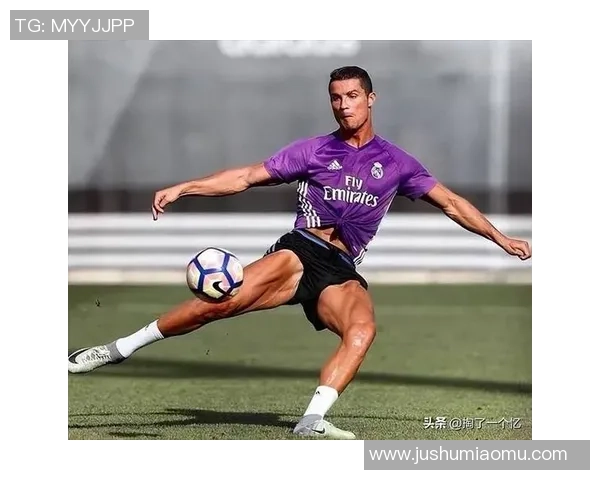 足球明星的肌肉身材揭秘如何塑造完美体型与运动表现的关系