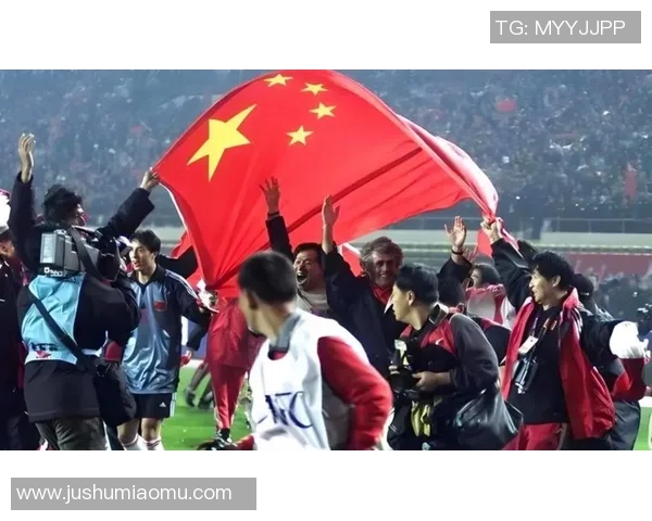 带血上阵足球明星的勇气与坚持揭示了运动员背后的艰辛与荣耀